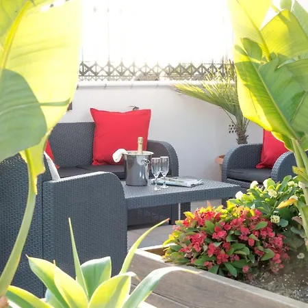 Apartment Plaza Cavana 5 *