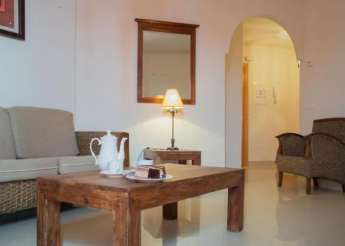 Plaza Cavana 5 * Нерха