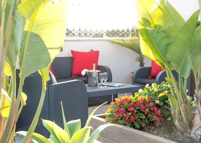 Apartmán Plaza Cavana 5 *